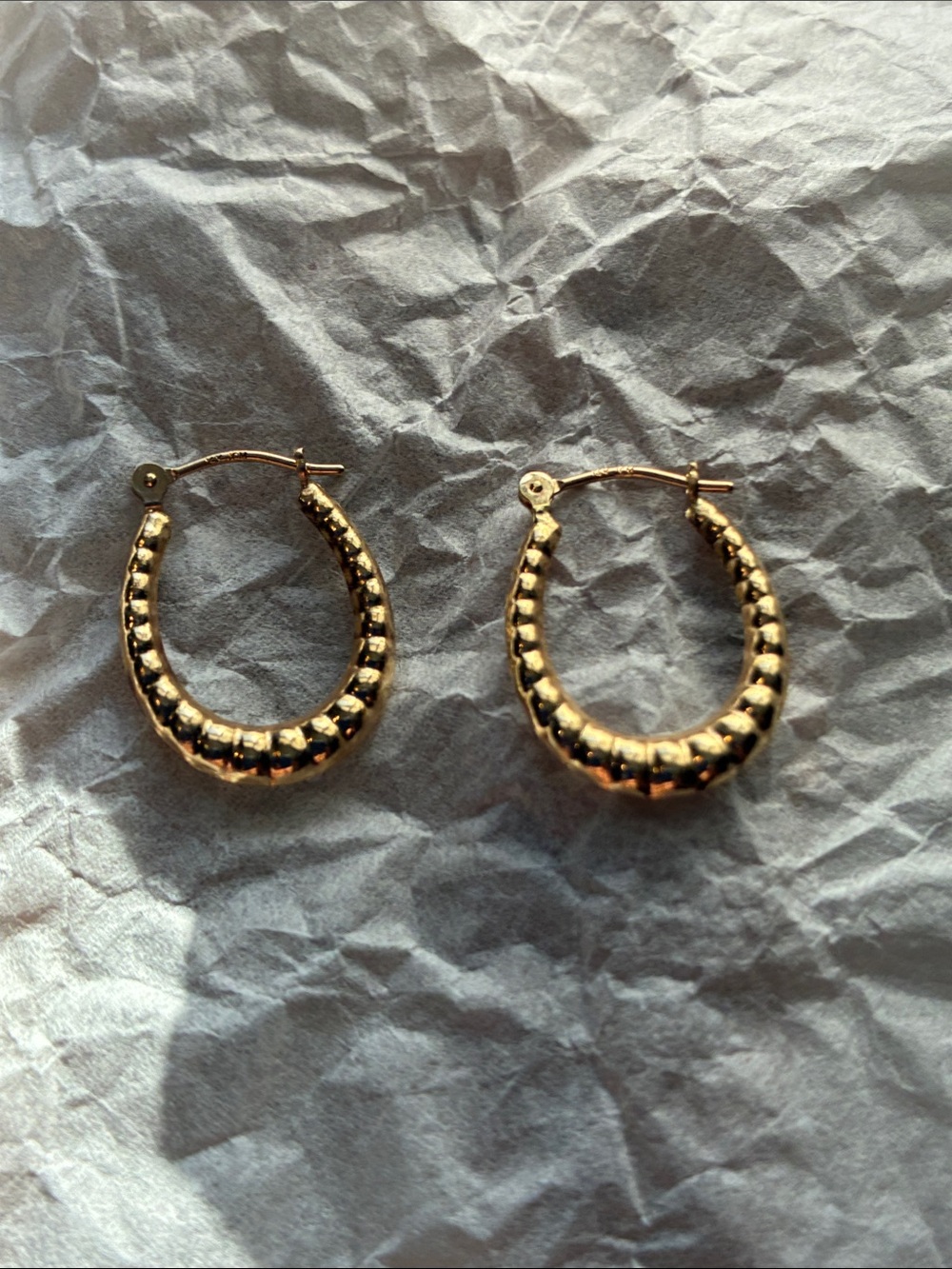 14K Gold Oval Earrings. .91 grams